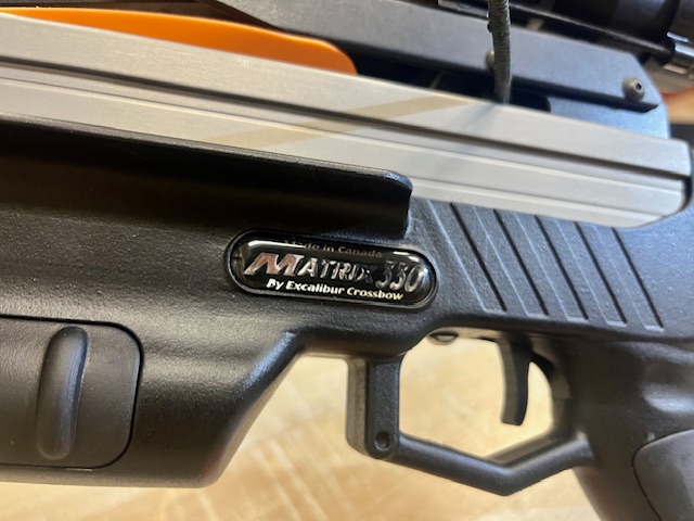 Excalibur Matrix 330 Black crossbow in set