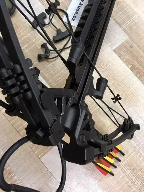 Man Kung XB 86 Fighter Black 185 lb compound crossbow set with scope