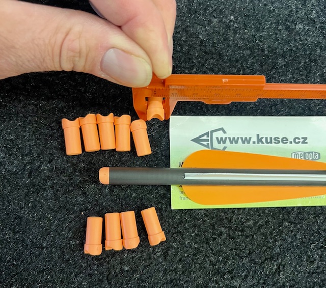 Rear insert for arrows used in Man Kung crossbows